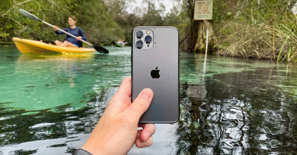 Chiếc iPhone 11 sống sót sau 1 tuần ngâm mình trong hồ sâu 7 mét