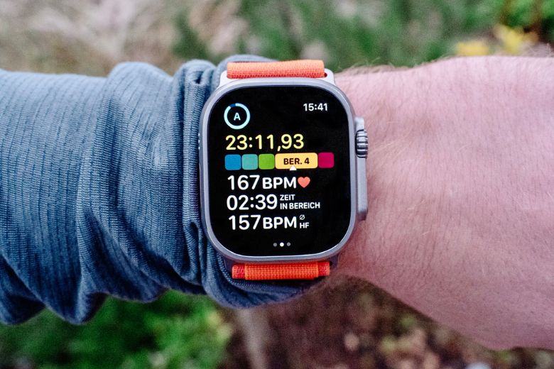 Apple Watch Ultra và Garmin Fenix 7X