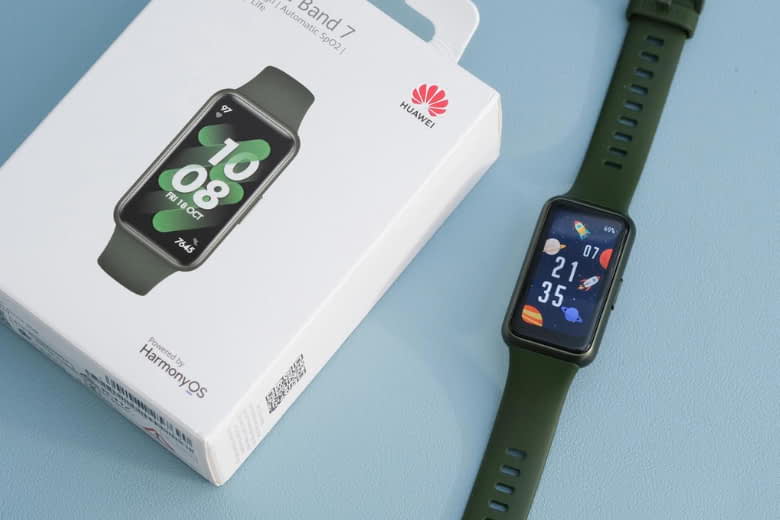 So sánh Huawei Watch Fit với Huawei Band 7 về hiệu năng