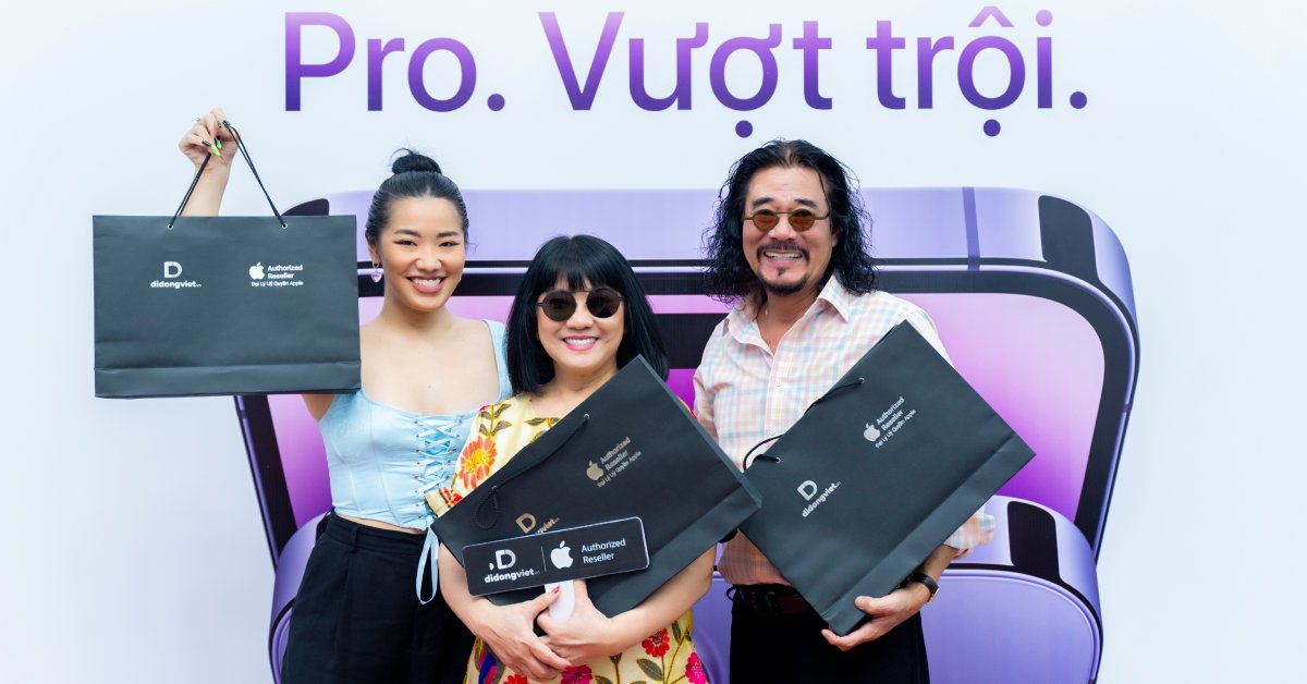 Ca sĩ Cẩm Vân và gia đình đến Di Động Việt sắm iPhone 14 Pro Max mới