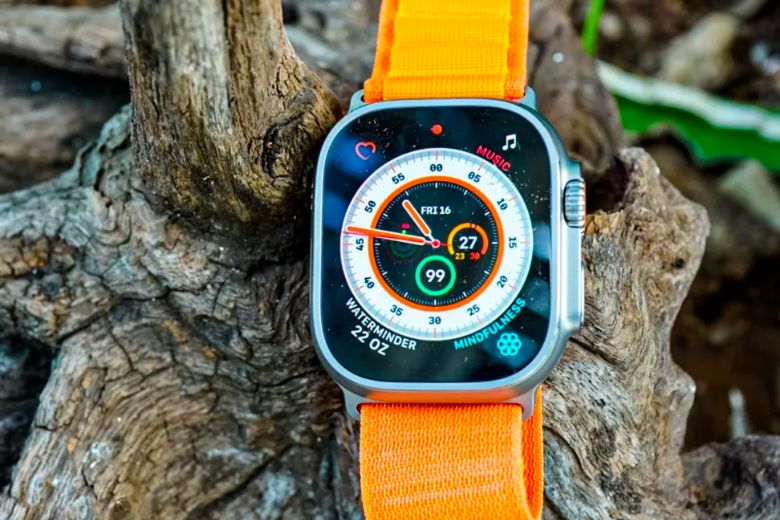 Apple Watch Ultra và Garmin Fenix 7X
