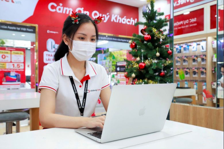 Sinh viên nên mua MacBook hay Laptop
