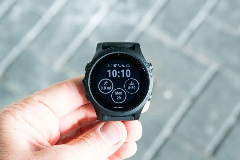 Thiết kế Garmin 945 