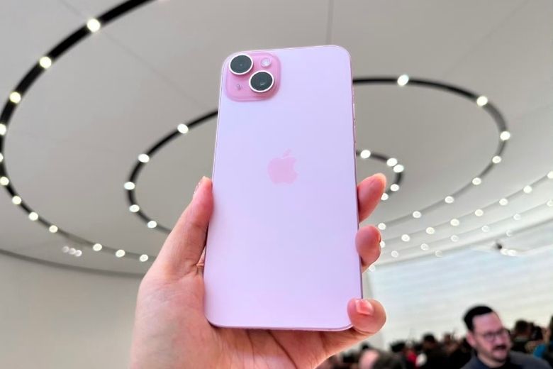 iPhone 15 màu hồng

