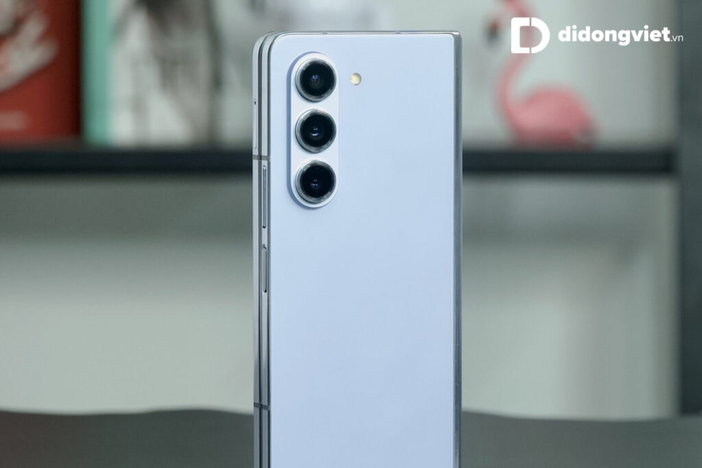 So sánh iPhone 15 Pro Max và Galaxy Z Fold5: Mua Samsung gập hay siêu phẩm cao cấp nhất của Apple 14 so sanh iphone 15 pro max va samsung z fold5 2