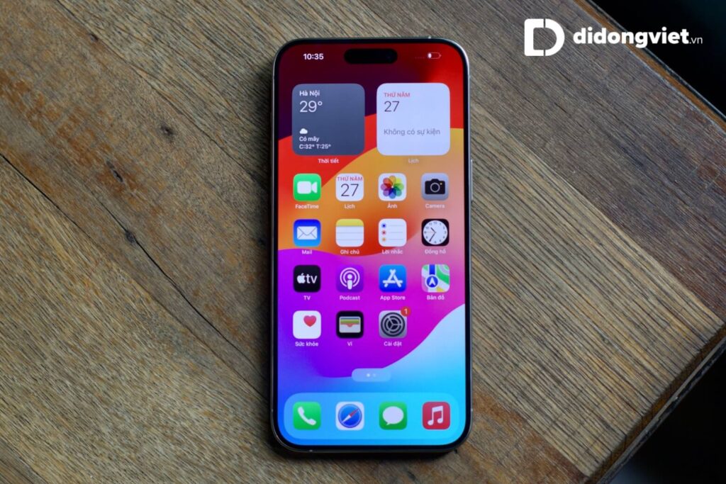 So sánh iPhone 15 Pro Max và Galaxy Z Fold5: Mua Samsung gập hay siêu phẩm cao cấp nhất của Apple 15 iPhone 15 Pro Max nổi bật với màn hình 6.7 inch sắc nét, viền siêu mỏng