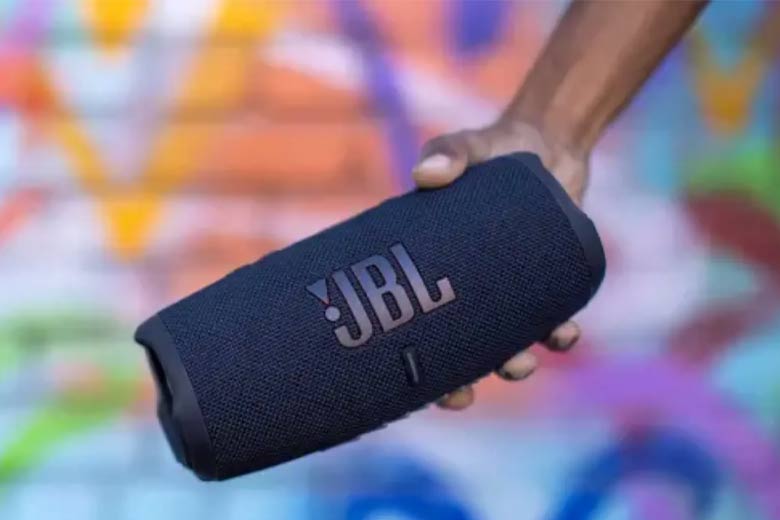 Bose Soundlink Flex vs JBL Charge 5