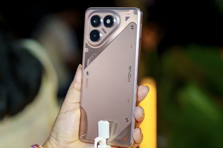 Điện thoại pin trâu TECNO Pova 7