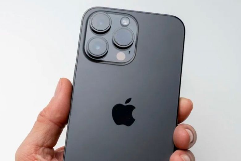 Trên tay iPhone 15 Pro Max màu Titan Đen 