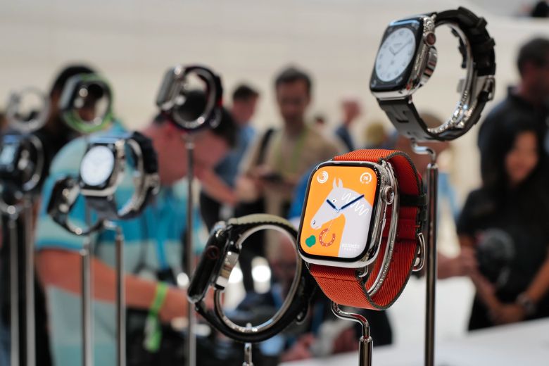 So sánh Apple Watch Ultra 2 và Apple Watch Series 9