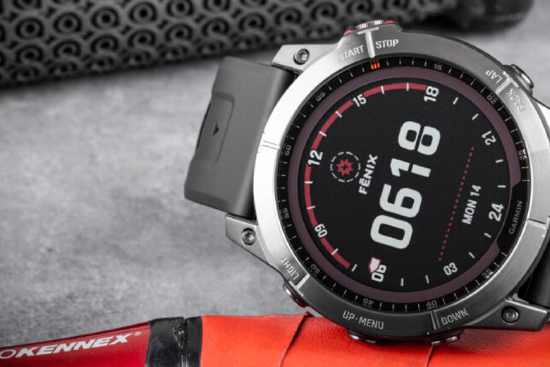 Đánh giá Garmin Fenix 7 về màn hình