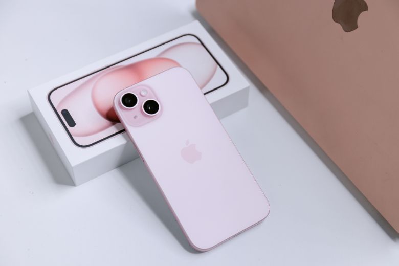 iPhone 15 Plus màu hồng 
