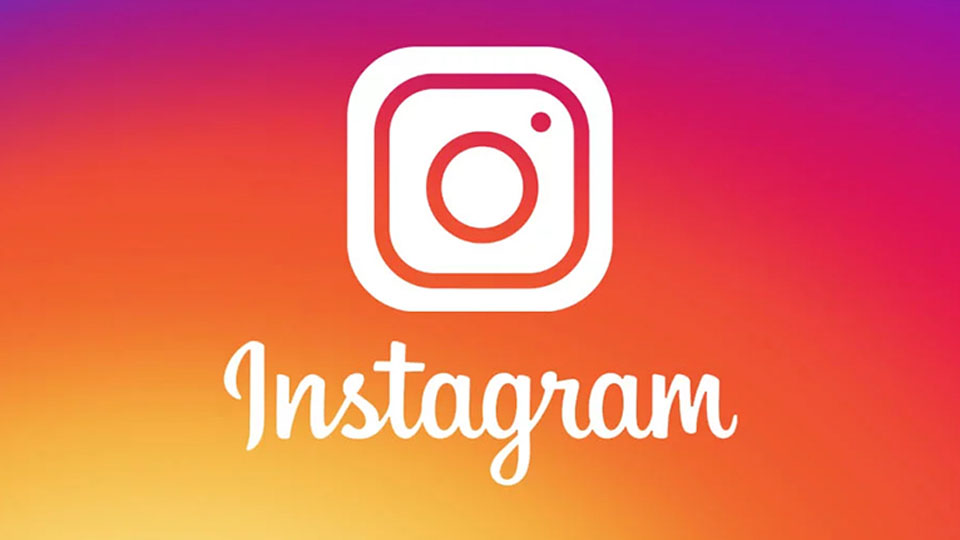 Ứng dụng Instagram hỗ trợ chụp ảnh hiển thị ngày giờ