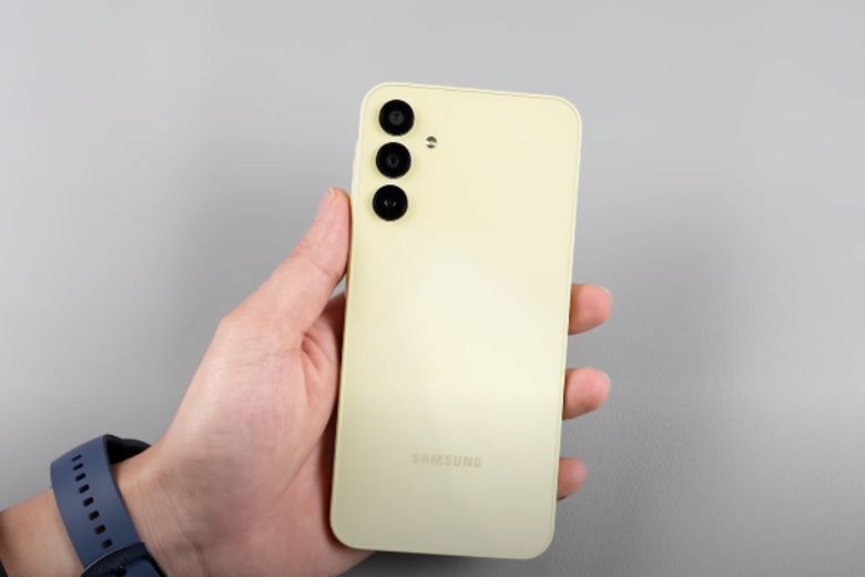 so sánh samsung galaxy a15 và xiaomi redmi note 12