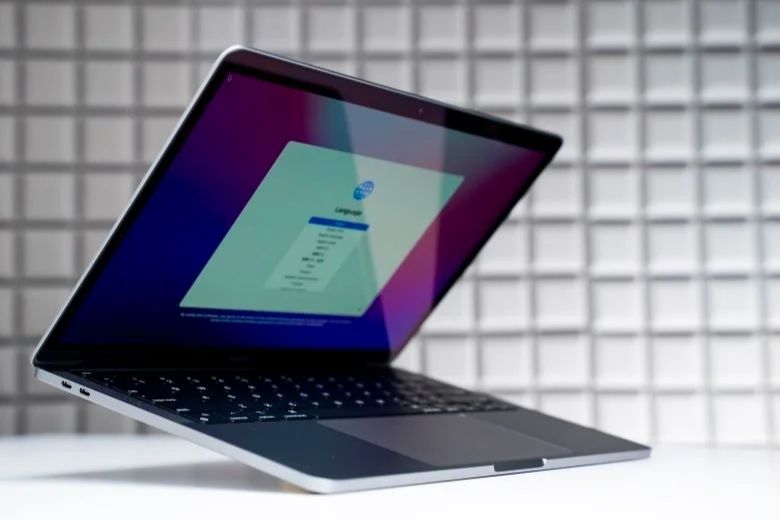 Màn hình MacBook bị ám xanh
