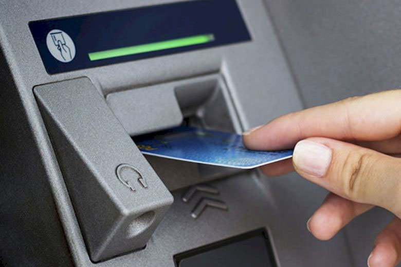 Các bước rút tiền với thẻ tín dụng tại ATM