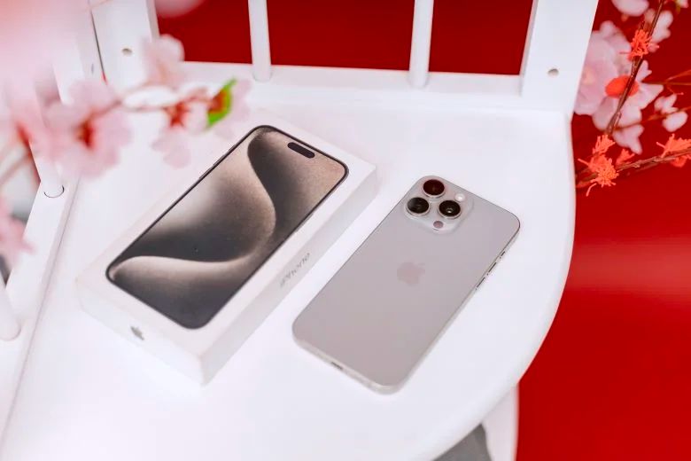 iPhone 15 Pro Max hàng nhái
