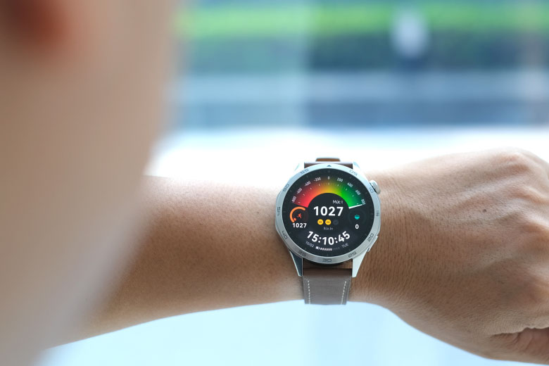  Trên tay HUAWEI Watch GT4 