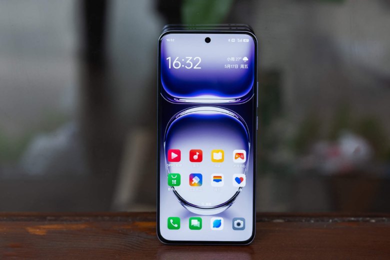 so sánh oppo reno12 5g và iphone 12