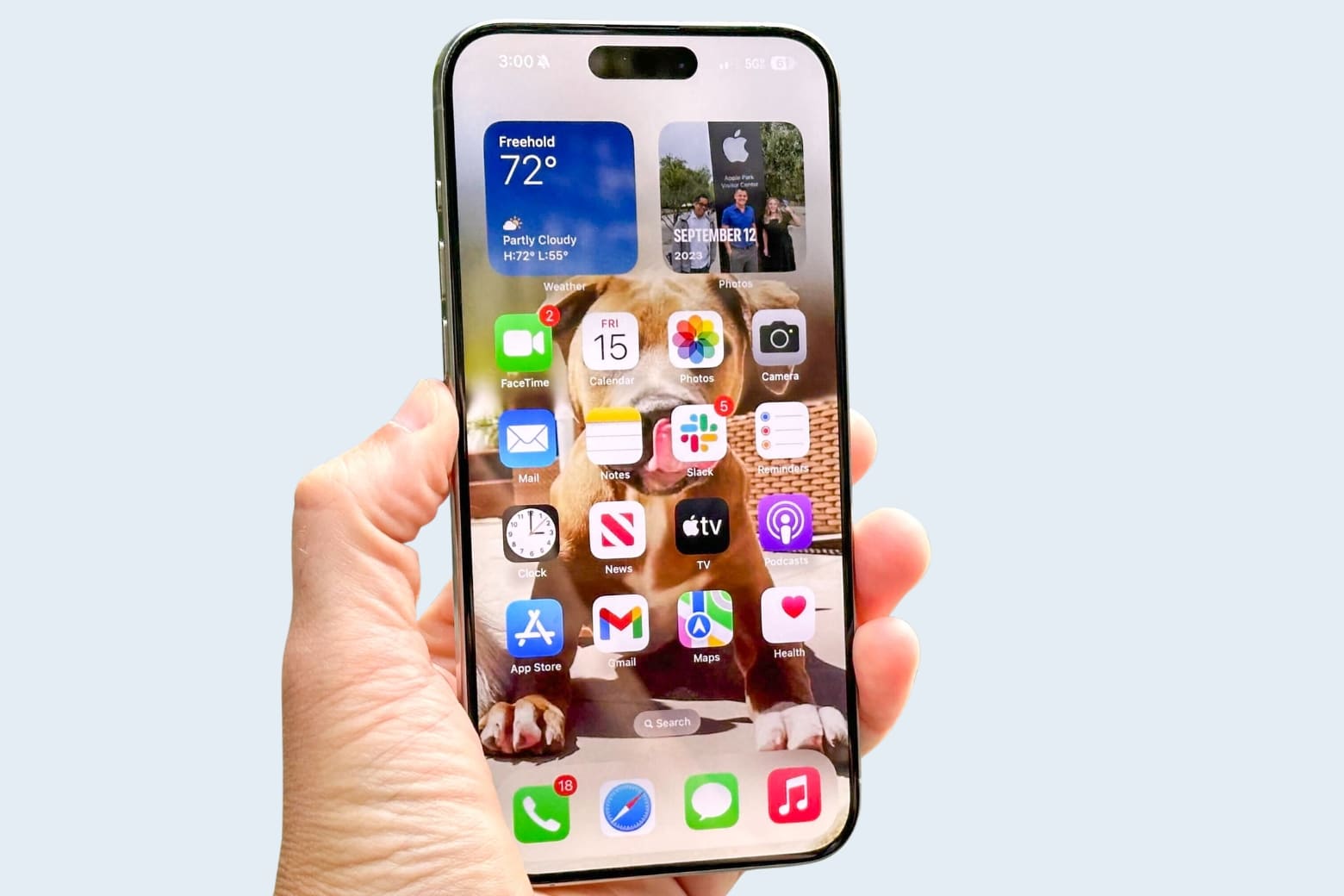 Phân tích chuyên sâu cấu hình iPhone 16 Pro: Sự tối ưu hóa phần cứng cho kỷ nguyên AI 8 Màn hình 6,3 inch và Tản nhiệt Graphene: Khi kích thước đi đôi với sự ổn định