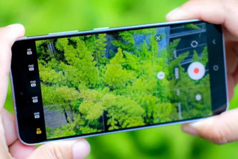 Có nên mua Samsung Galaxy S25 Plus: Xịn nhưng liệu có đáng đầu tư? 12 co nen mua samsung galaxy s25 plus@2x 1