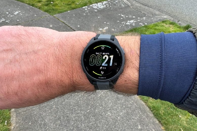 Garmin 165 vs Vivoactive 4 5