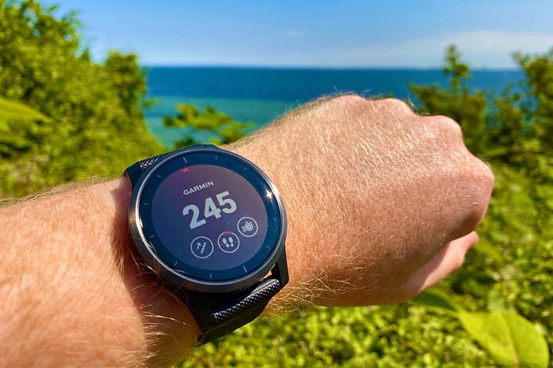 Garmin 165 vs Vivoactive 4 7