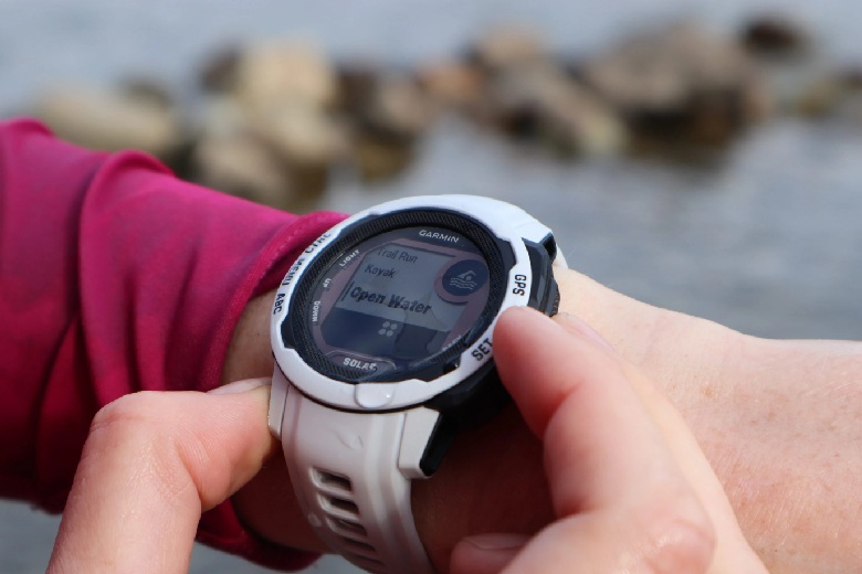 garmin 165 vs garmin instinct 2s 8