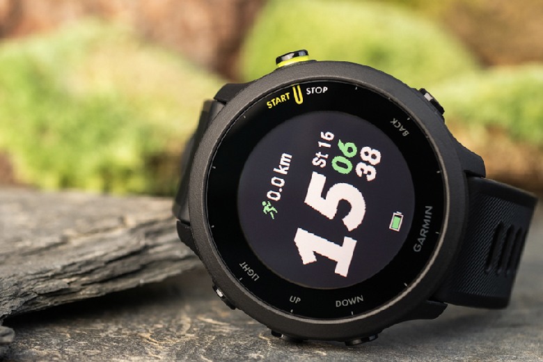 garmin forerunner 55 vs garmin venu 2s 1