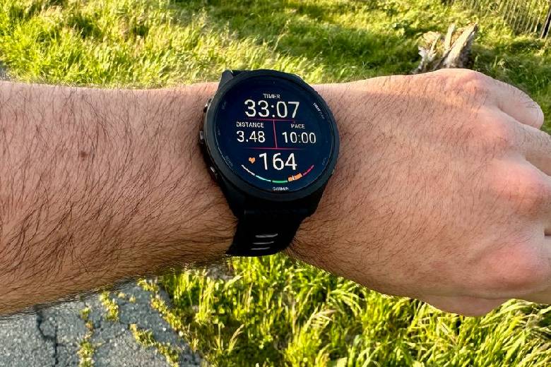 so sanh garmin forerunner 265 vs fenix 7 5