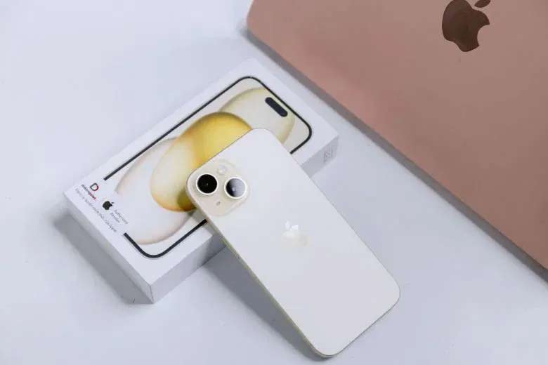 Trên tay nhanh điện thoại iPhone 15 Plus