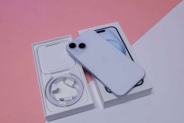 Trên tay nhanh điện thoại iPhone 15 Plus