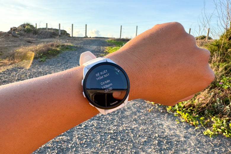 So sánh Garmin 165 và Amazfit Cheetah Round