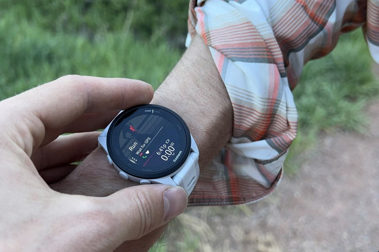 So sánh Garmin 165 và Amazfit Cheetah Round