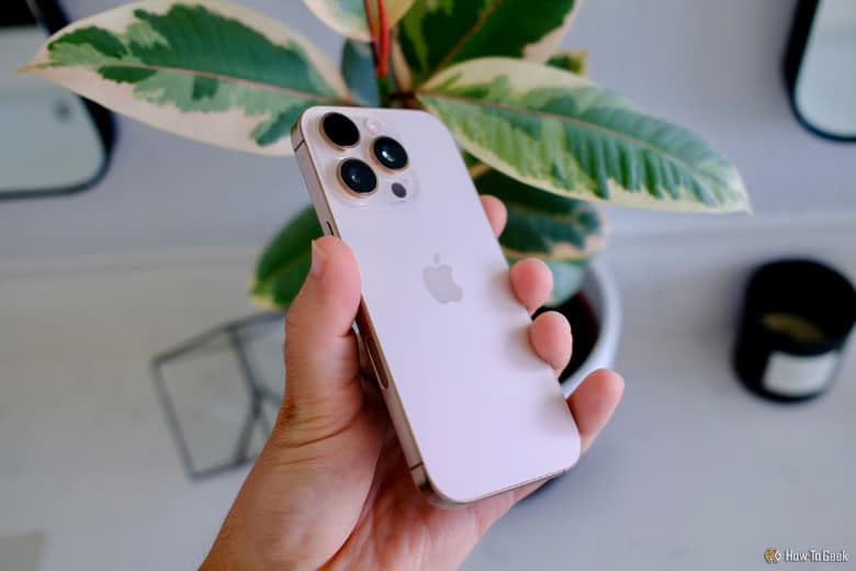 iPhone 16 Pro sau một tháng sử dụng: Có xứng đáng với sự đầu tư? 10 iphone 16 pro sau mot thang su dung co xung dang voi su dau tu@2x 1