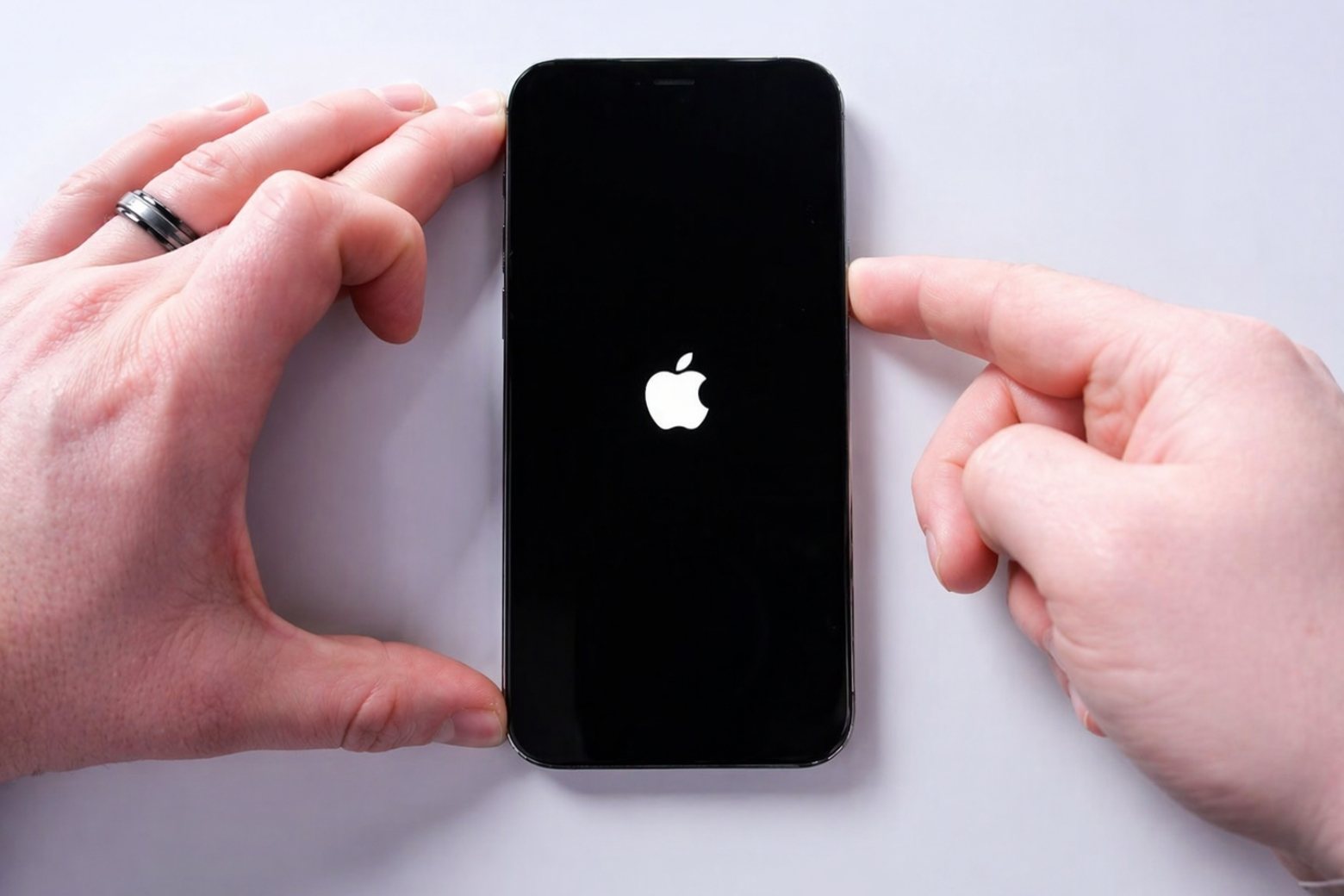 Reboot là gì? Cách khởi động lại thiết bị bằng phím cứng khi bị treo 10 Reboot là gì cách hard reboot iPhone bằng phím cứng