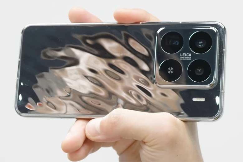 Trải nghiệm điện thoại Xiaomi 15 Pro: Chỉ mỏng 8.4mm, pin trâu 6100 mAh, chip khủng 8 Trải nghiệm Xiaomi 15 Pro
