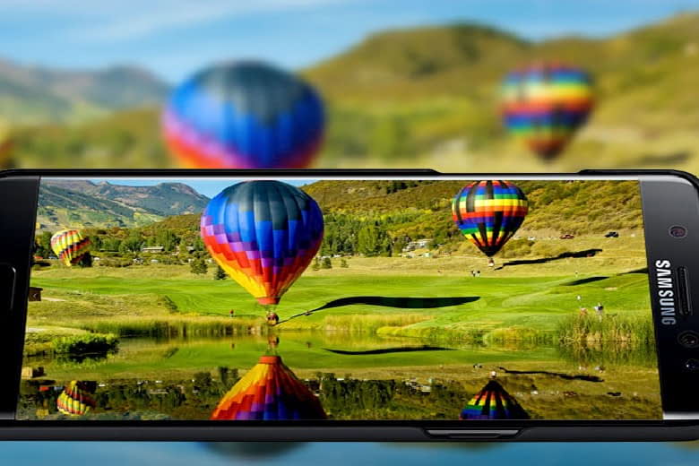 Màn hình AMOLED giúp kiểm soát hiệu quả hơn cách ánh sáng được phát ra từ các điểm ảnh OLED