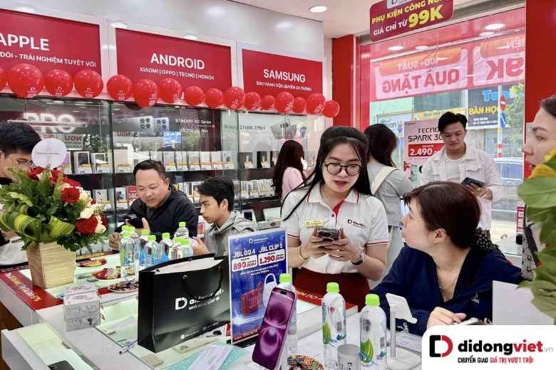 Khai trương cửa hàng điện thoại Di Động Việt 438 Lê Trọng Tấn, Quận Tân Phú 7 di dong viet khai truong 7