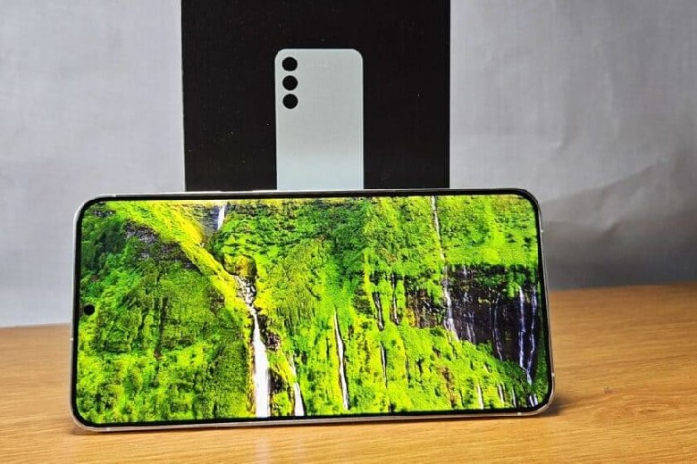 so sanh samsung galaxy s25 plus va iphone 16 plus 13
