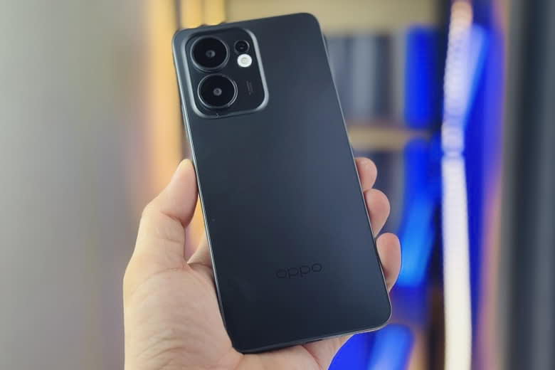 Trên tay nhanh điện thoại OPPO Reno13: Màu sắc đẹp, lưng quá ấn tượng 8 tren tay nhanh oppo reno13 di dong viet 4