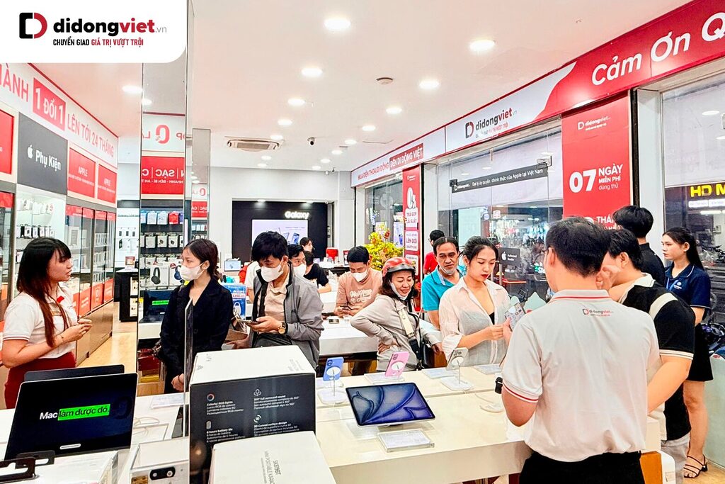 Di Động Việt mở bán xuyên Tết tại 9 cửa hàng lớn nhất. Hái lộc đầu xuân, nhận ngay lì xì cực chất với tổng trị giá đến 90 triệu đồng. Đặc biệt từ 28.01 - 03.02 săn ngay ưu đãi giảm đến 60% 5 19