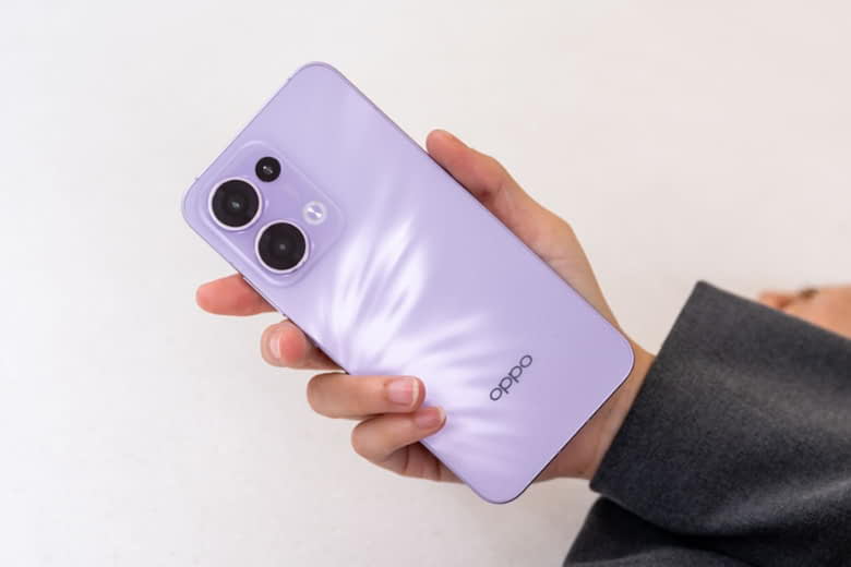 co nen mua oppo reno13 f