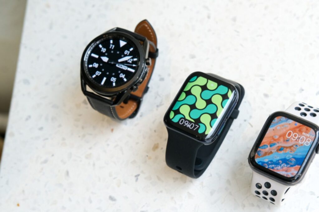 Ứng dụng Galaxy Wearable là gì: Trạm chỉ huy hệ sinh thái Samsung 21 Dùng Android khác Samsung vẫn kết nối được nhưng bị hạn chế pop-up nhanh, Auto Switch và tính năng ECG.