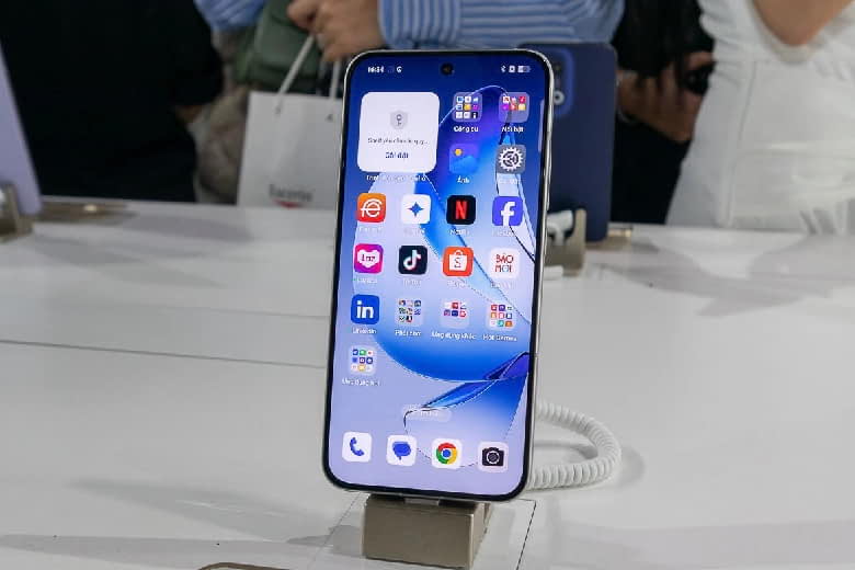 So sánh OPPO Reno13 và Redmi Note 13 Pro Plus về màn hình