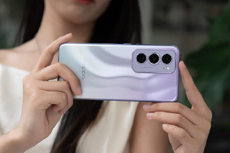 So sánh OPPO Reno13 và Reno12 Pro về camera