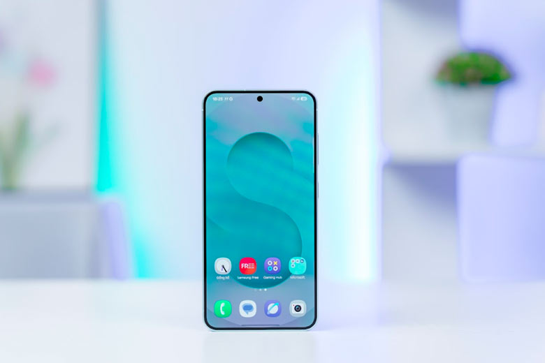 So sánh Samsung Galaxy S25 và realme GT 6: Nên chọn máy nào? 9 so sanh samsung galaxy s25 va realme gt 6 3 didongviet