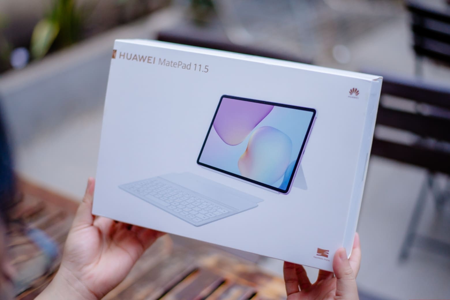 Trên tay HUAWEI MatePad 11.5 2026: Tablet mỏng nhẹ, đa dụng 7 Cùng khám phá hộp đựng MatePad 11.5 và những phụ kiện đi kèm bên trong