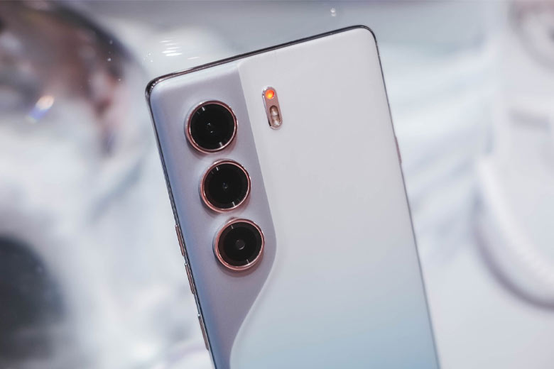 Có nên mua TECNO Camon 40 Pro khi chọn điện thoại tầm trung? 13 Có nên mua TECNO Camon 40 Pro
