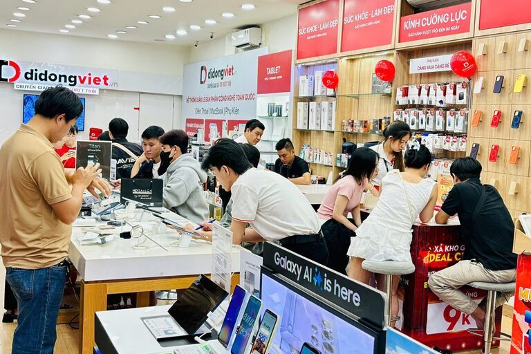 iPhone 16 Pro Max: Deal Sốc Chấn Động tại Di Động Việt 8 image 1 4